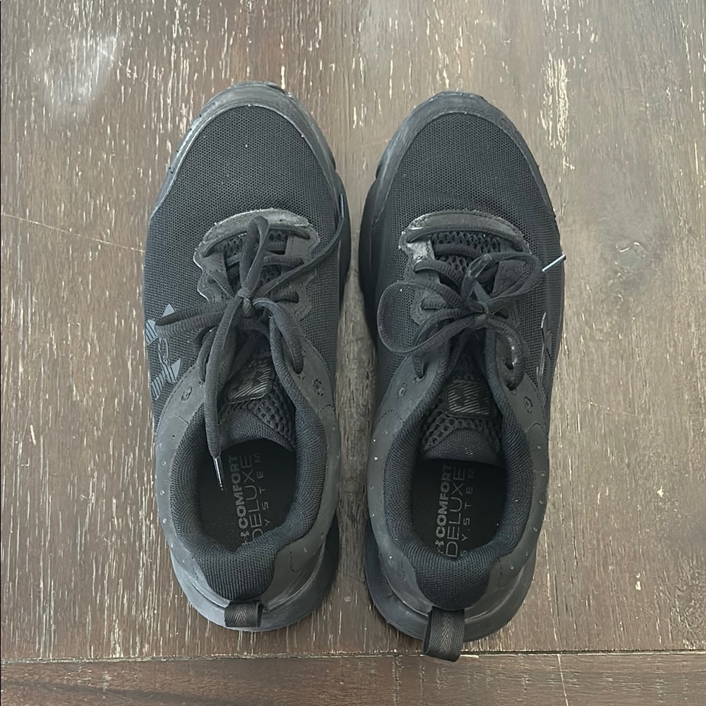 Under Armour Black Athletic Shoes with Minimalist Design